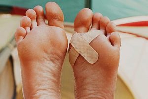 مراقبت از زخم های کوچک در پا